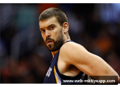 NBA蓝球盛事：全面解析球员技术、战术和赛季精彩回顾